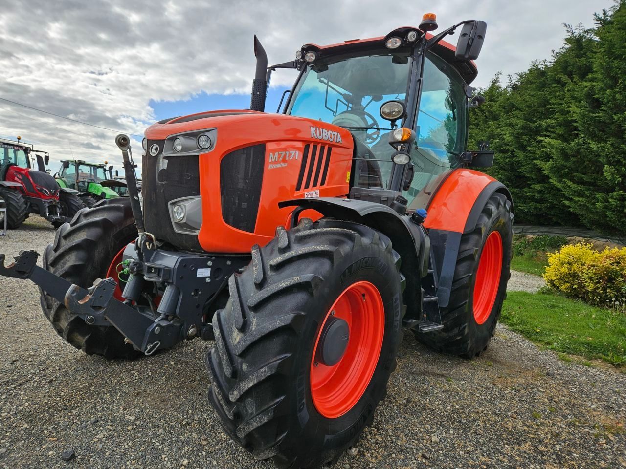 E-FARM: Kubota M7171 - Traktor - id PGIXPHL - 55.000 € - Baujahr: 2017 - Abgelesene Motorstunden: 3.300,Motorleistung (PS): 170,Frankreich