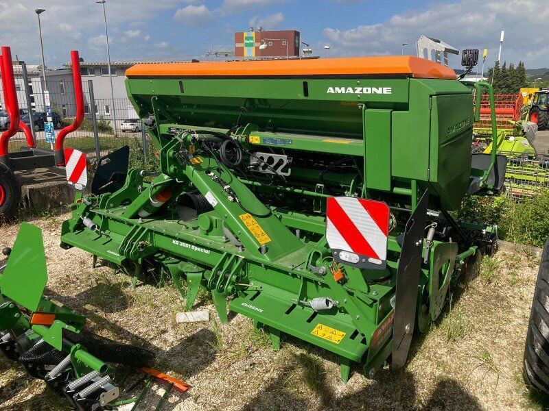 E-FARM: Amazone KG 3001 Special - Drill - id UNS7FLP - Year of construction: 2023 - Germany