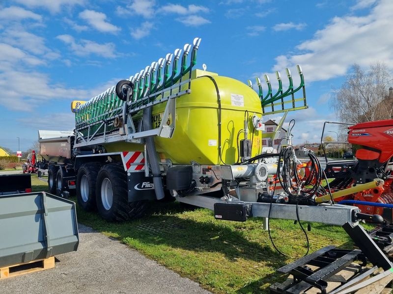 Fliegl pfw 12500 poly line tandem slurry_tanker 106 667 €