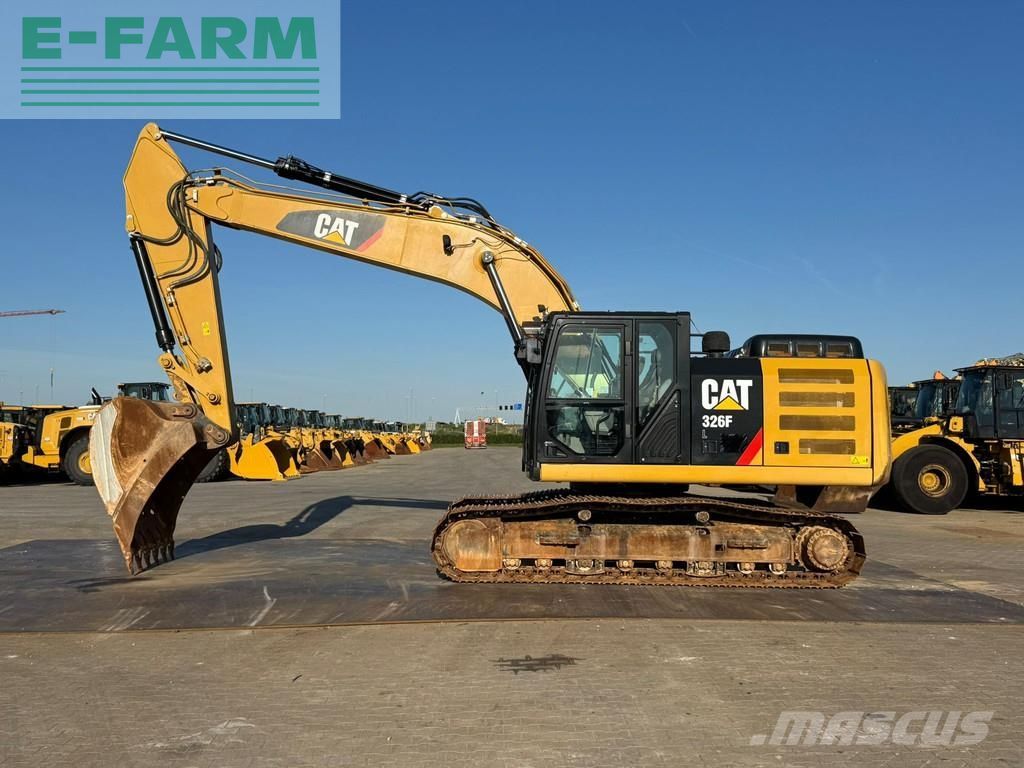 Caterpillar 326fl Pelleteuse sur chenilles 79 900 €