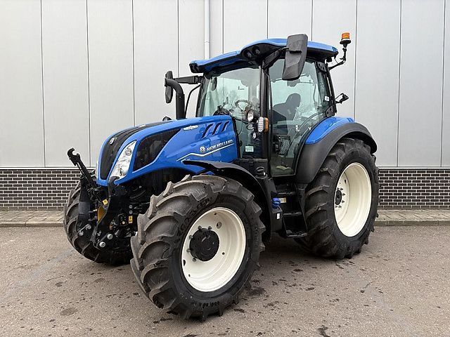 New Holland T5.140 AC Трактор