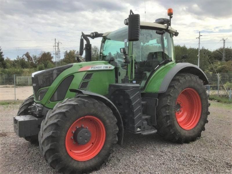 E-FARM: Fendt 716 Vario - Traktor - id KB5CTLQ - Leto izgradnje: 2019 - Število ur motorja: 3.800,Moč motorja (HP): 160,Francija