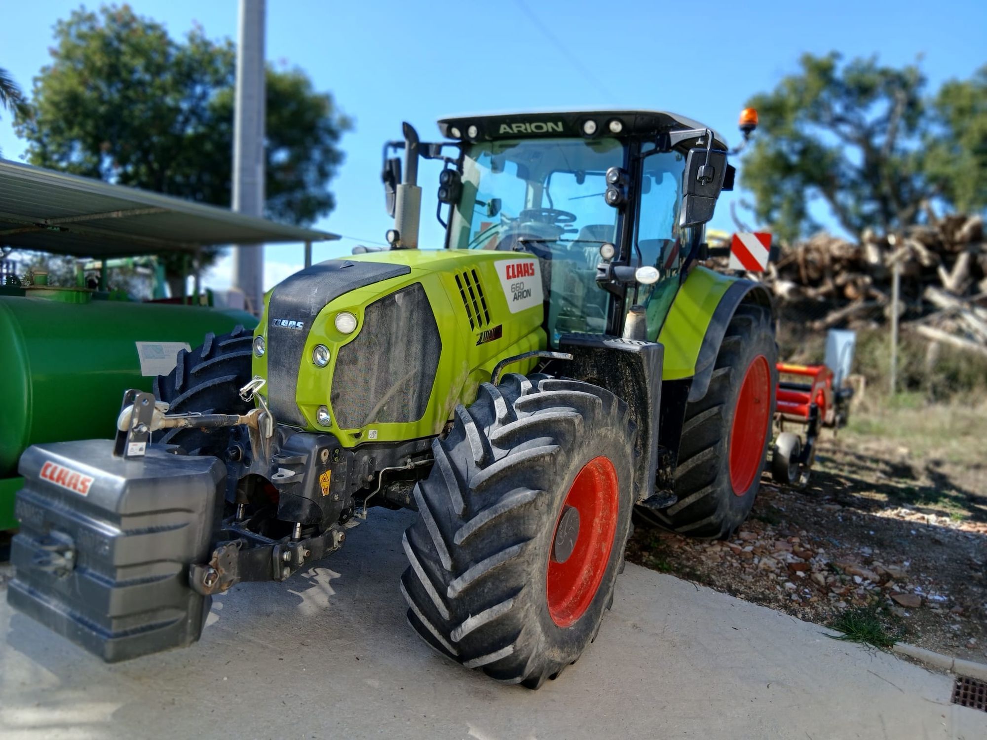 E-FARM: Claas Arion 660 - Tractor - id Q1E5IBN - €82,750 - Year of construction: 2019 - Engine hours: 3,600,Engine power (HP): 205,Italy