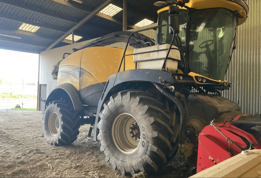 New Holland FR 550 Self propelled forage harvester €290,000