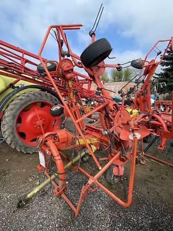 E-FARM: Kuhn GF 5801 MH - Faneuse - id YLGDFVL - Année: 1999 - France