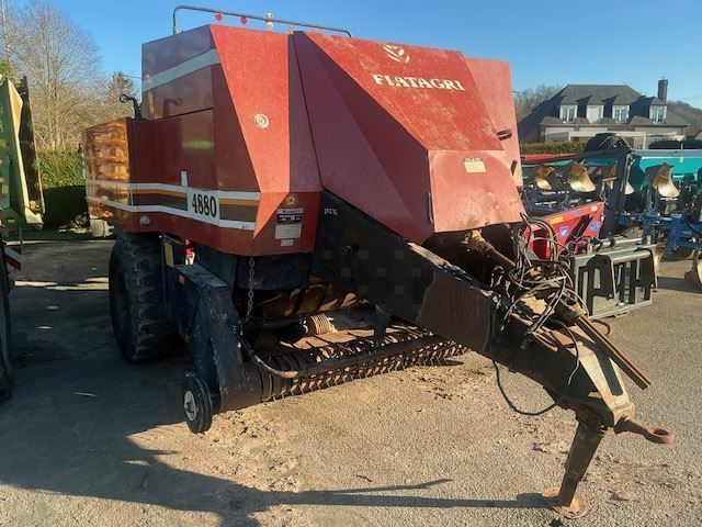Hesston 4880 Ballenpresse 6.800 €