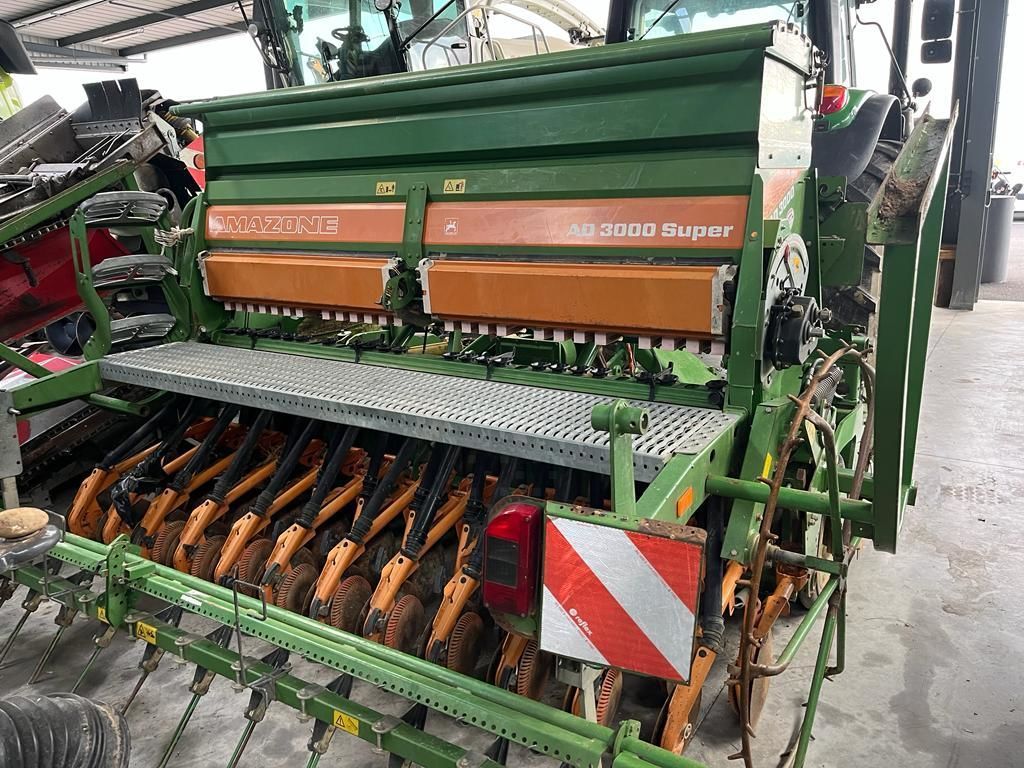 E-FARM: Amazone AD 3000 super - Drilling machine combination - id UBHHXGY - €15,700 - Year of construction: 2012 - France