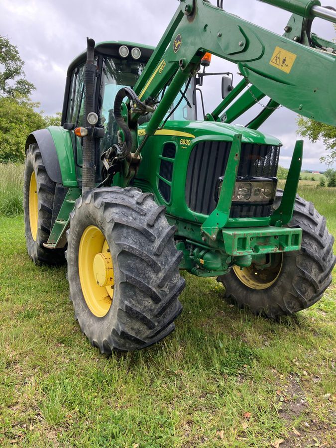 John Deere 6930 Premium Tractor €49,000