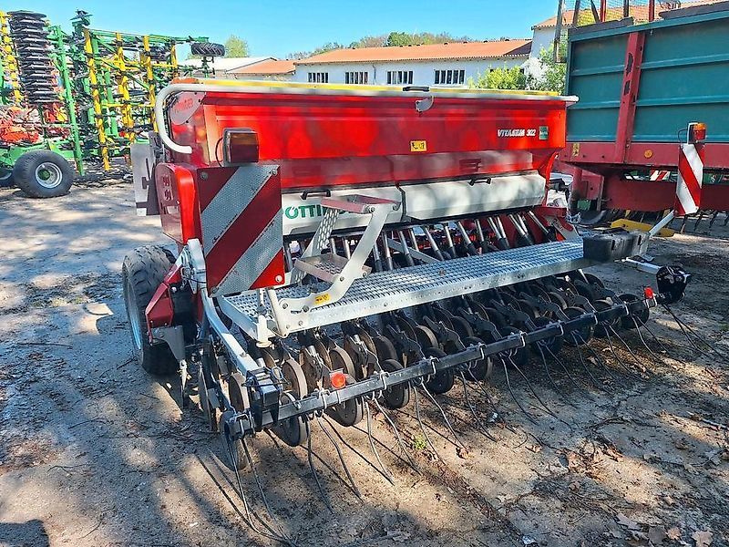 E-FARM: pöttinger vitasem 302 drillkombination drillmaschine sämaschine - Drillmaschine - id WCLHYLG - 19.100 € - Baujahr: 2022 - Deutschland