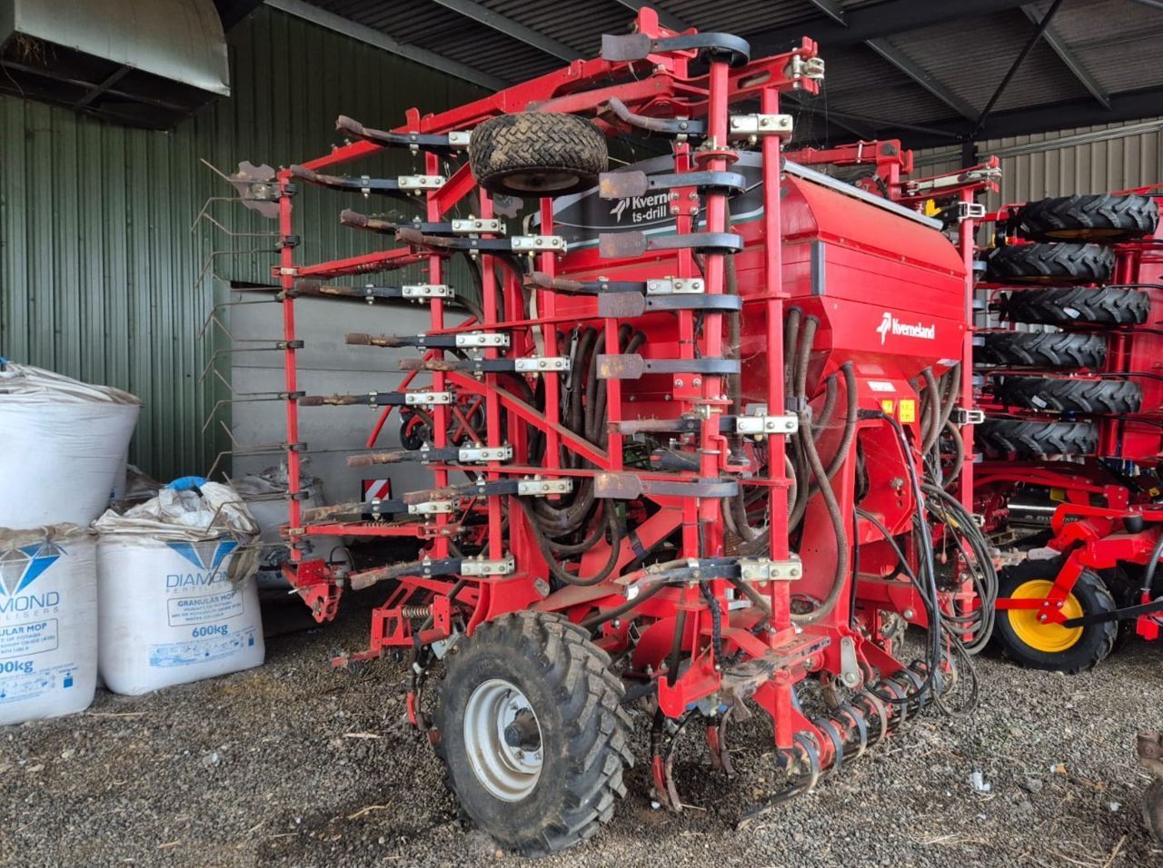 E-FARM: Kverneland ts-drill - Drill - id RGF4RX4 - €32,066 - Year of construction: 2020 - United Kingdom