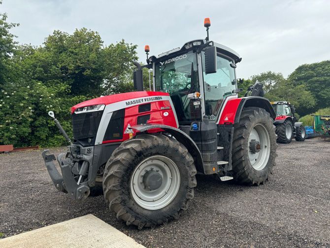 E-FARM: Massey Ferguson 8S.245 Efficient - Tracteur - id KZUZ3FS - 142 592 € - Année: 2022 - Royaume-Uni