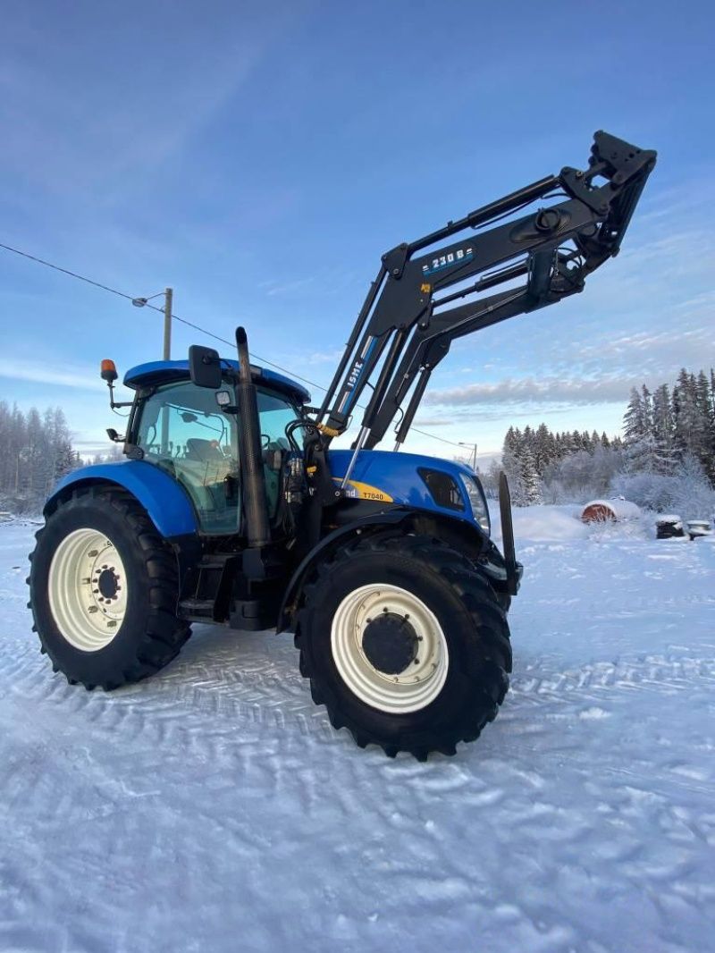 E-FARM: New Holland T7040 PC - Трактор - id TWUN5JP - 52 000 € - Год выпуска: 2008 - Отработанные часы: 7 985,Мощьность двигателя: 215,Финляндия