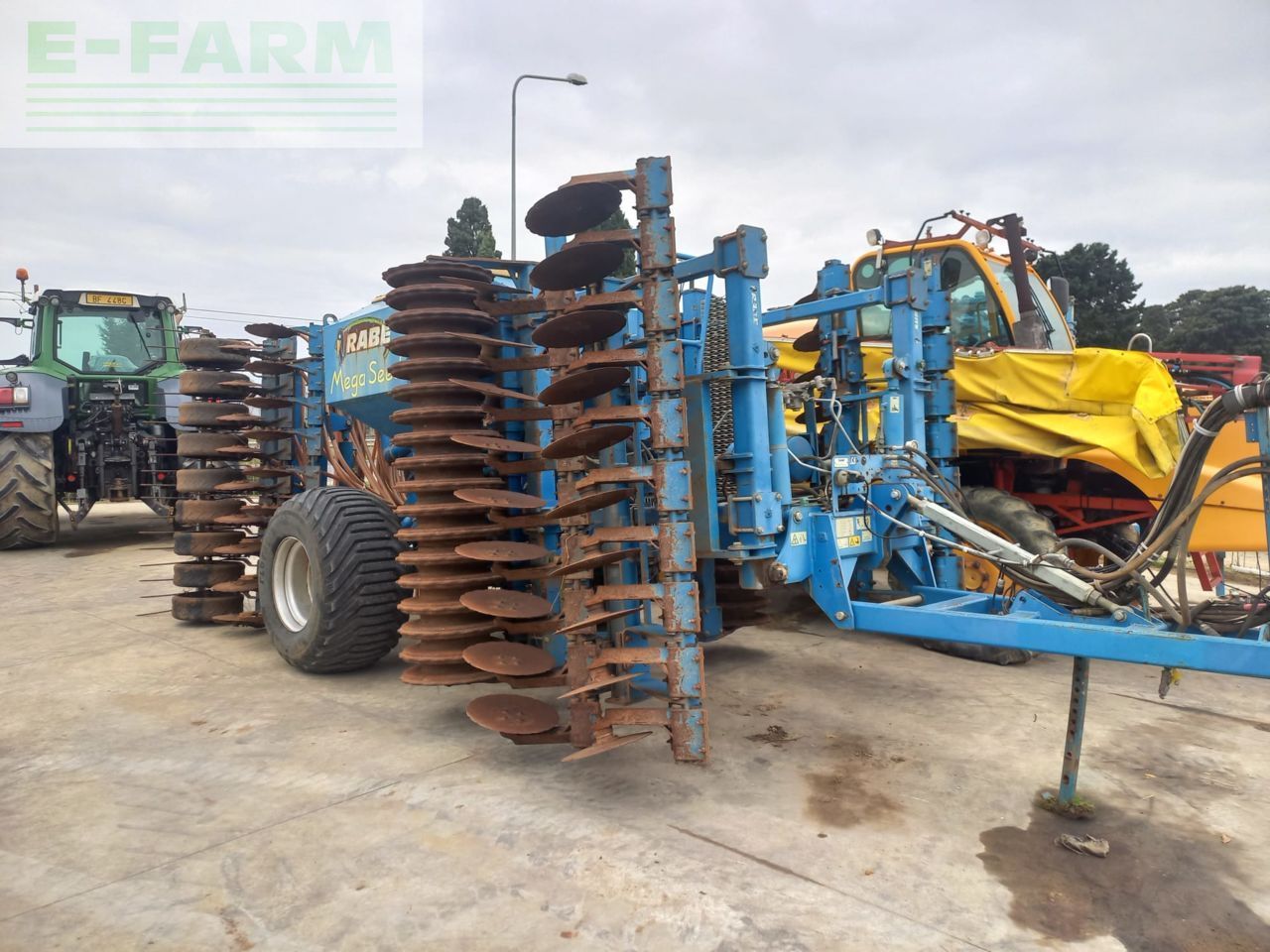 E-FARM: rabe / rabewerk megaseed k2 4501 - Vetőgép - id RHT7HKK - 24 900 EUR - Gyártási év: 2005 - Olaszország