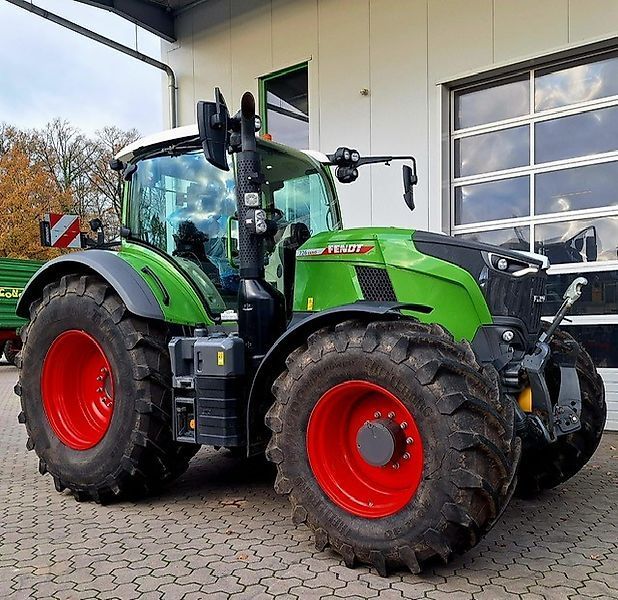Fendt 726 Vario Profi Plus Tractor €222,000