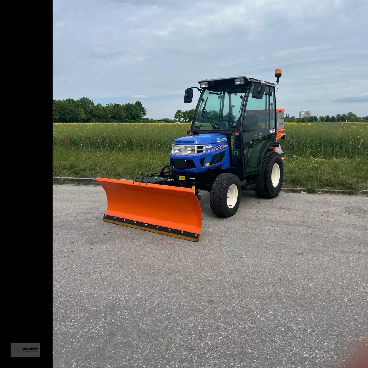 E-FARM: Iseki tm 3267 + es2-150k + xtb140 - Equipement municipal - id JVUBKLA - 34 998 € - Allemagne