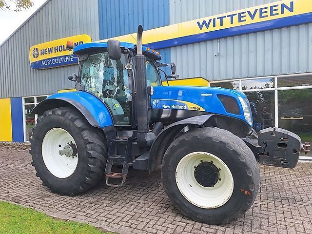 New Holland T 7040 Traktori