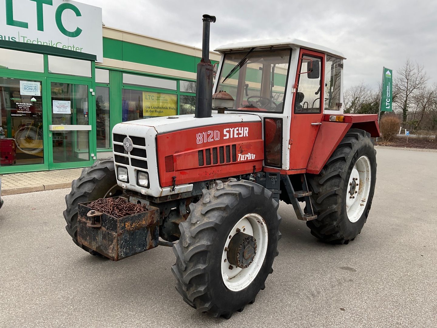 E-FARM: Steyr 8120 - Tractor - id 2ZWGWHW - 15.841 € - Año: 1980 - Horas: 8056,Potencia del motor: 110,Austria