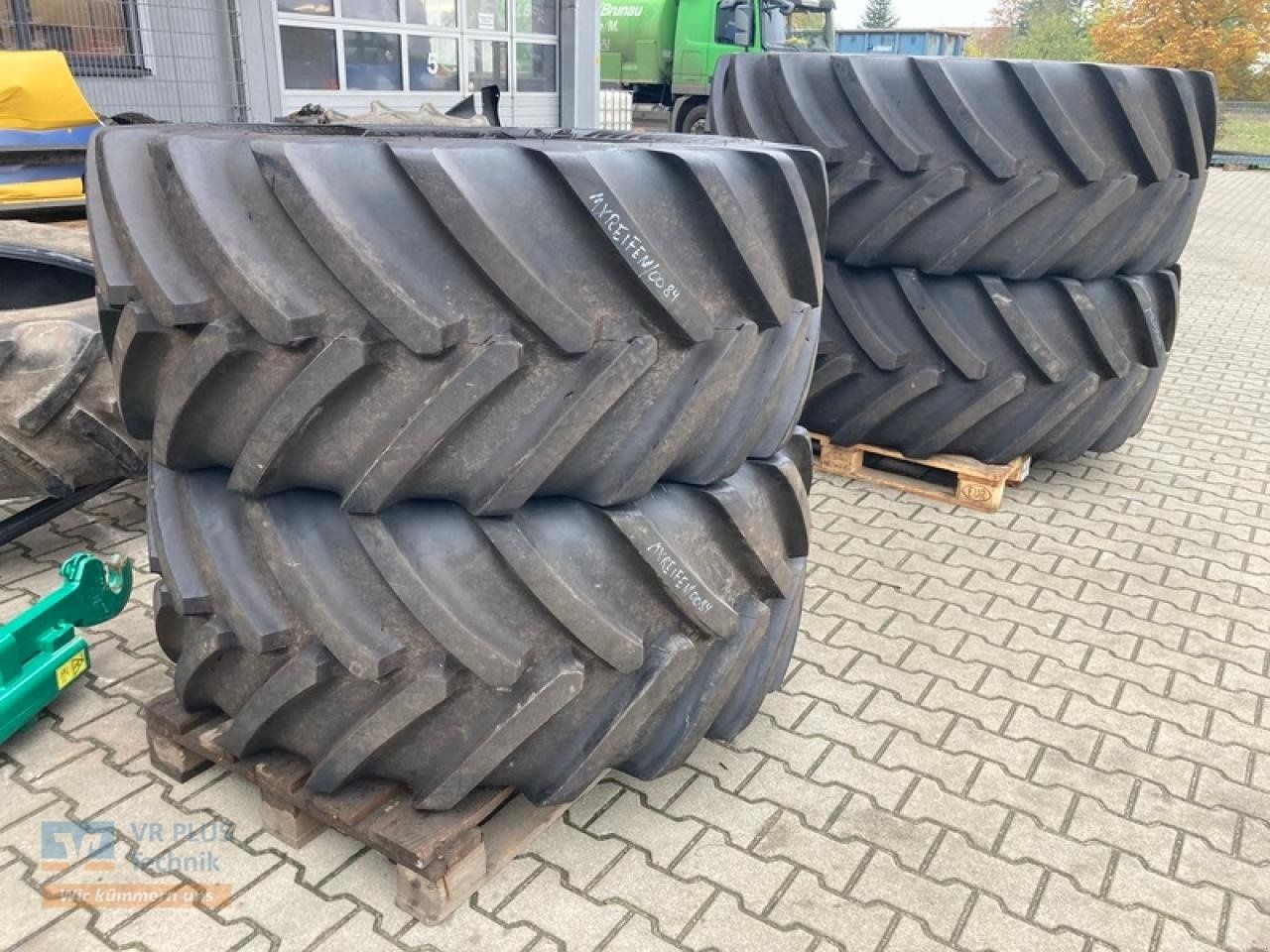 MICHELIN vf710/60r42 // vf600/60r30 Wheel and track €14,400