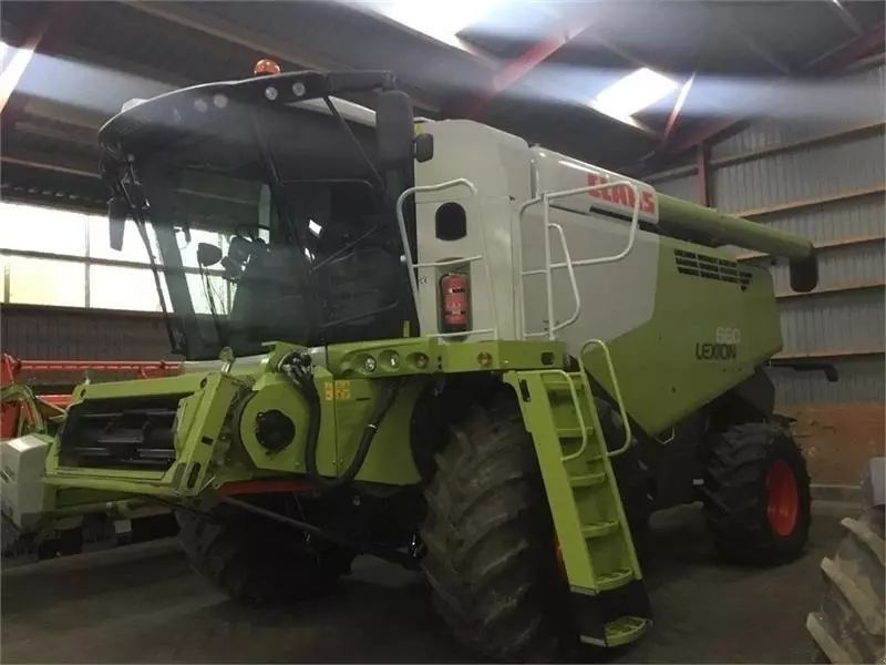 Claas Lexion 660 Moissonneuse-batteuse 250 860 €