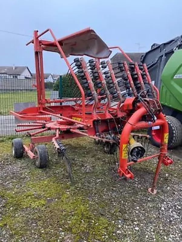E-FARM: Kuhn GA 4521 GM - Andaineur - id RTPFXD9 - Année: 2006 - France