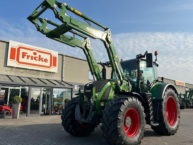 E-FARM: Fendt 718 Vario ProfiPlus - Traktor - id CMLTJLB - 94.400 € - Baujahr: 2017 - Abgelesene Motorstunden: 5.936,Motorleistung (PS): 181,Deutschland