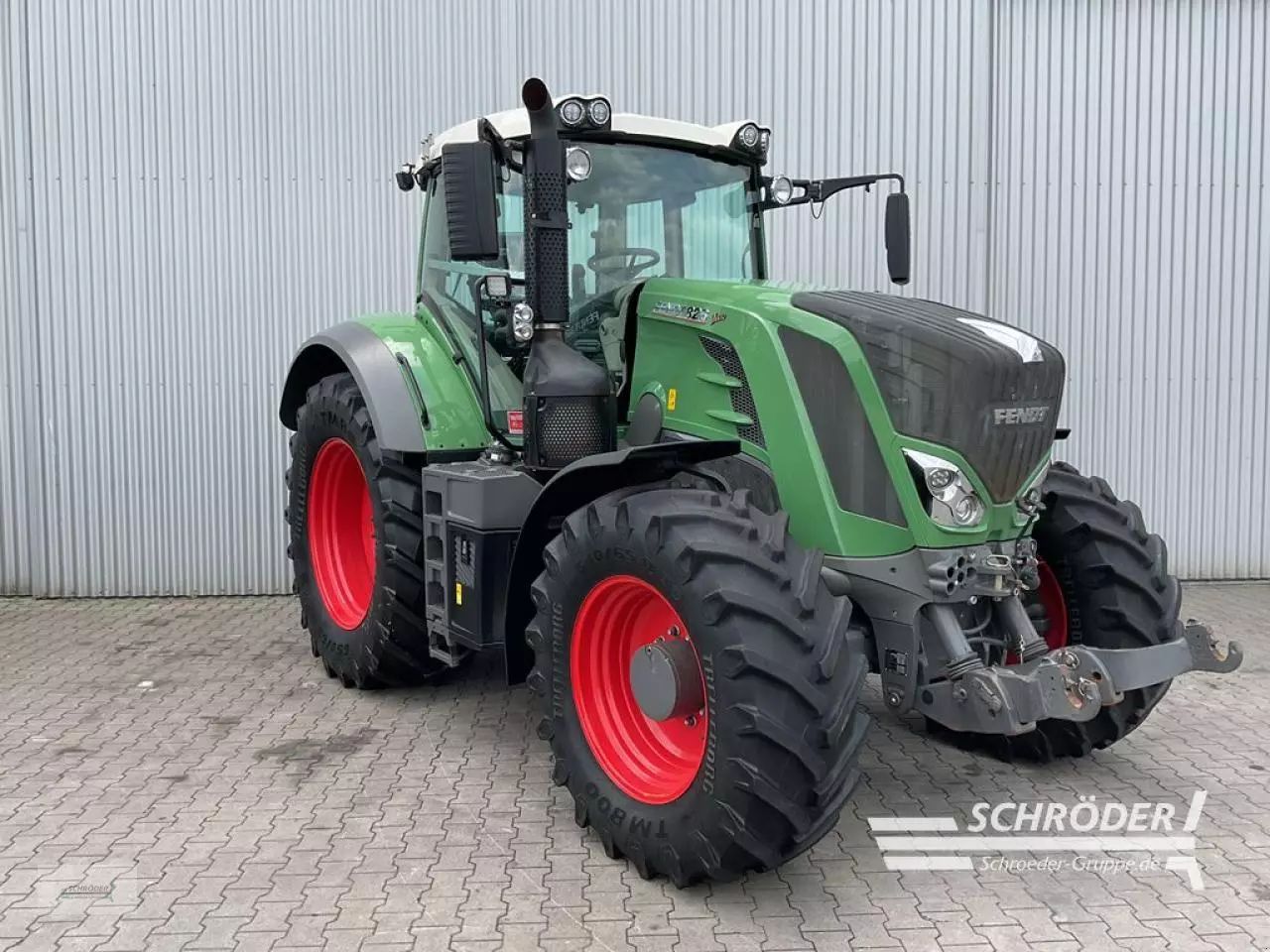 E-FARM: Fendt 826 Vario - Tractor - id Q1QUMC4 - €98,885 - Year of construction: 2016 - Engine hours: 6,952,Engine power (HP): 260,Germany