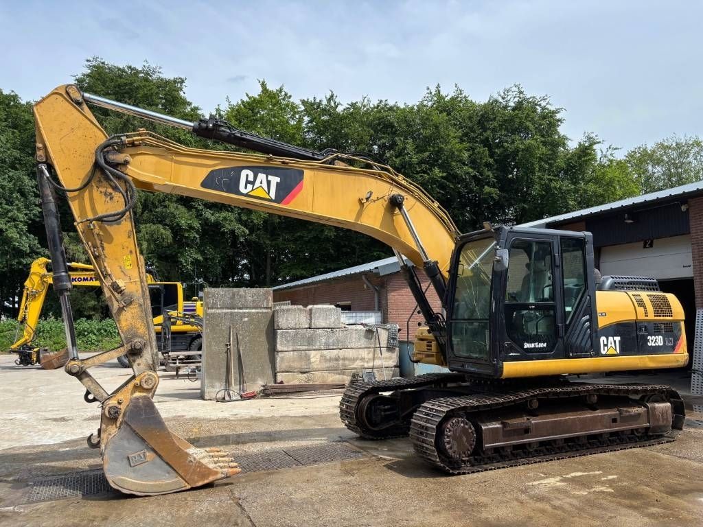 Caterpillar 323 d ln Gravemaskine med larvebånd 42.500 €