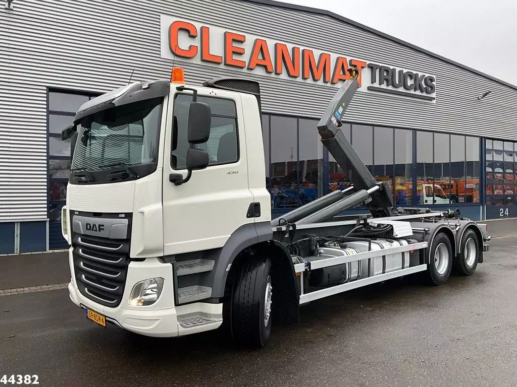 DAF fas cf 430 euro 6 vdl 25 ton haakarmsysteem Trailer €115,000