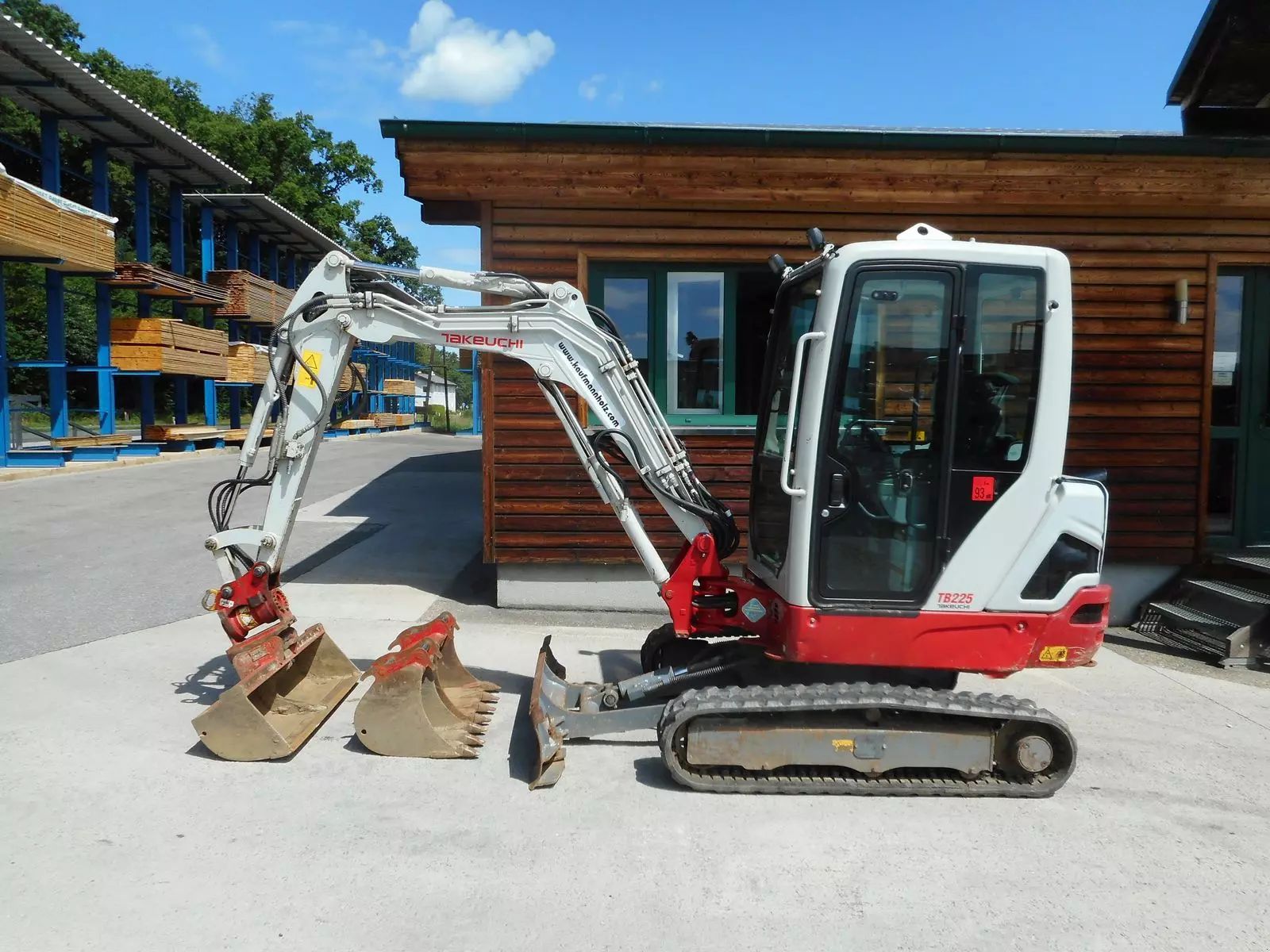 E-FARM: Takeuchi tb 225 mit powertilt + 3 löffel ( 2.400 kg ) - Minibagger - id JNUHXQ5 - 30.900 € - Baujahr: 2020 - Österreich