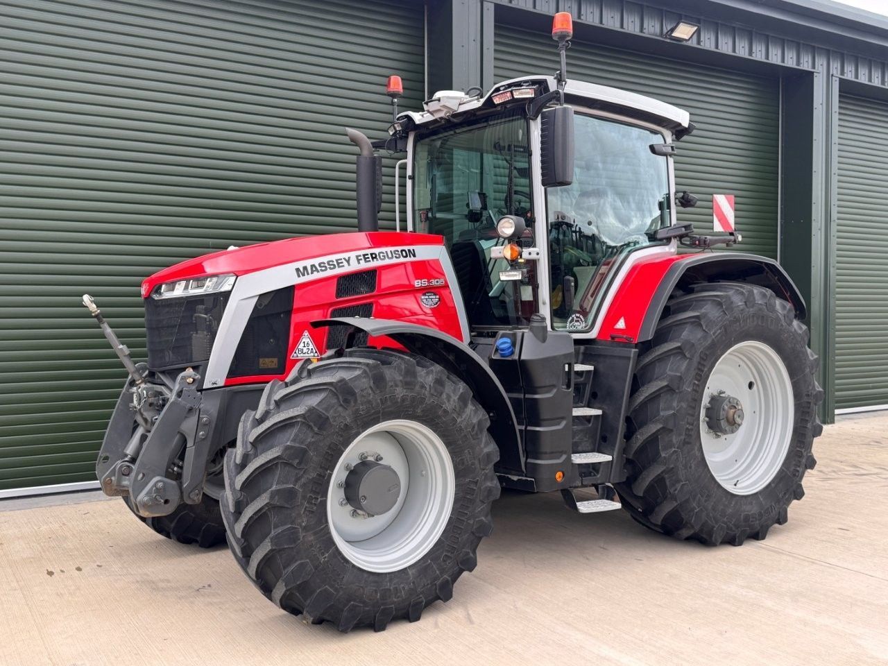Massey Ferguson 8S.305 Tractor €167,417