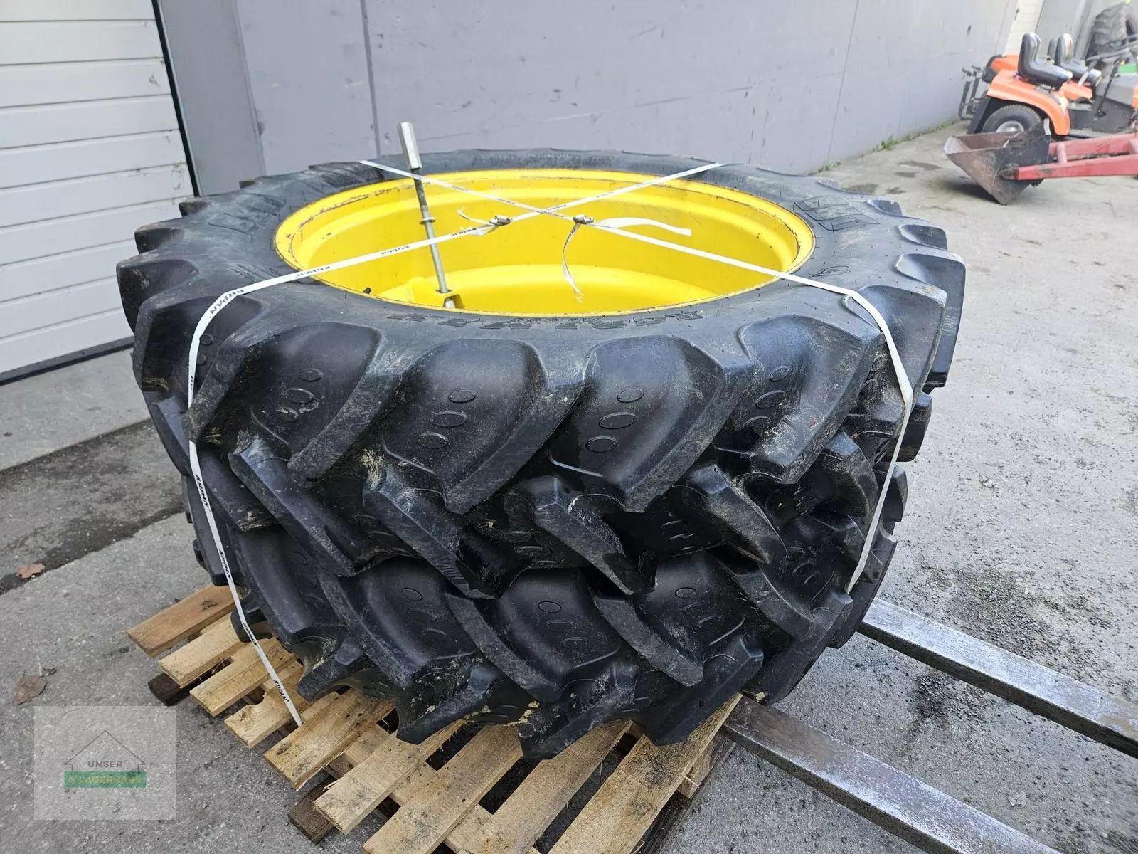 BKT zwillingsbereifung Räder und Raupenlaufwerk