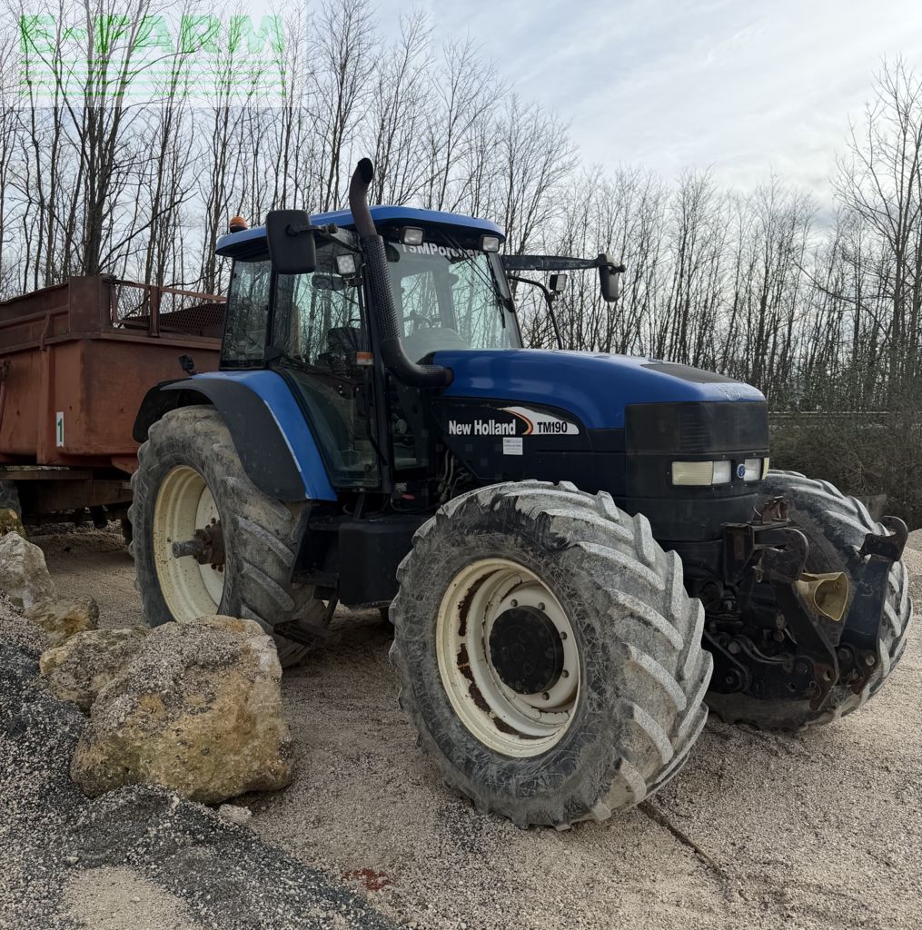 New Holland TM 190 Traktor