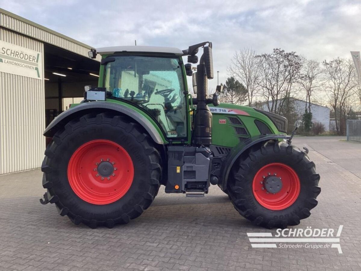 Fendt 718 Vario Profi Plus Tractor 128.885 EUR