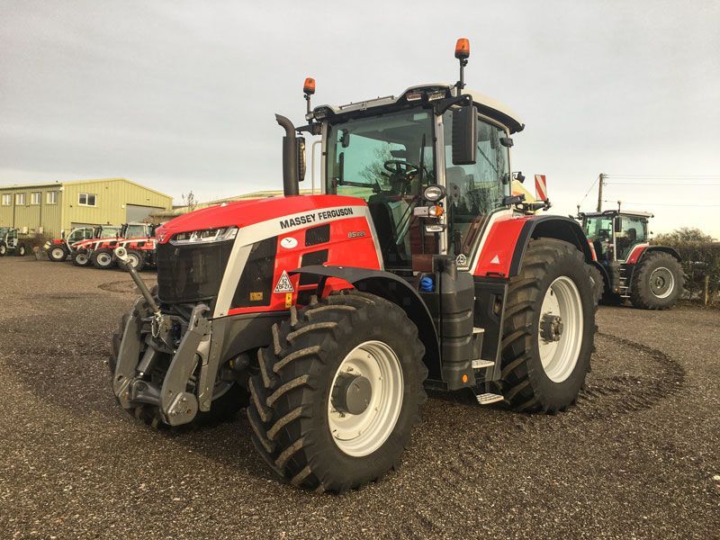 E-FARM: Massey Ferguson 8S.225 Exclusive - Traktor - id PZBDXVY - 146.905 € - Baujahr: 2022 - Abgelesene Motorstunden: 1,Vereinigtes Königreich
