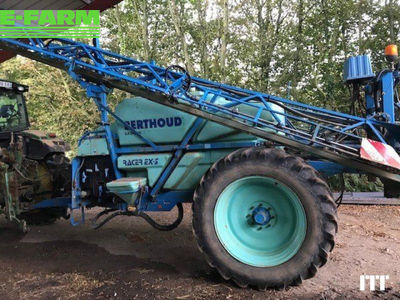 E-FARM: Berthoud Racer 3200 - Sprayer - id M9ZLEJN - €9,000 - Year of construction: 2007