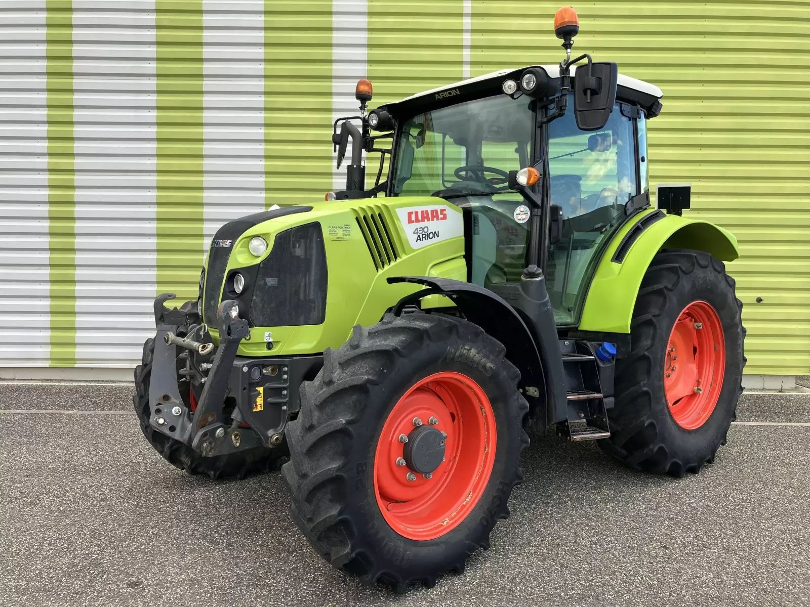 E-FARM: Claas Arion 430 - Traktor - id 6IHJN65 - 62.000 € - Baujahr: 2018 - Abgelesene Motorstunden: 2.900,Motorleistung (PS): 120,Frankreich