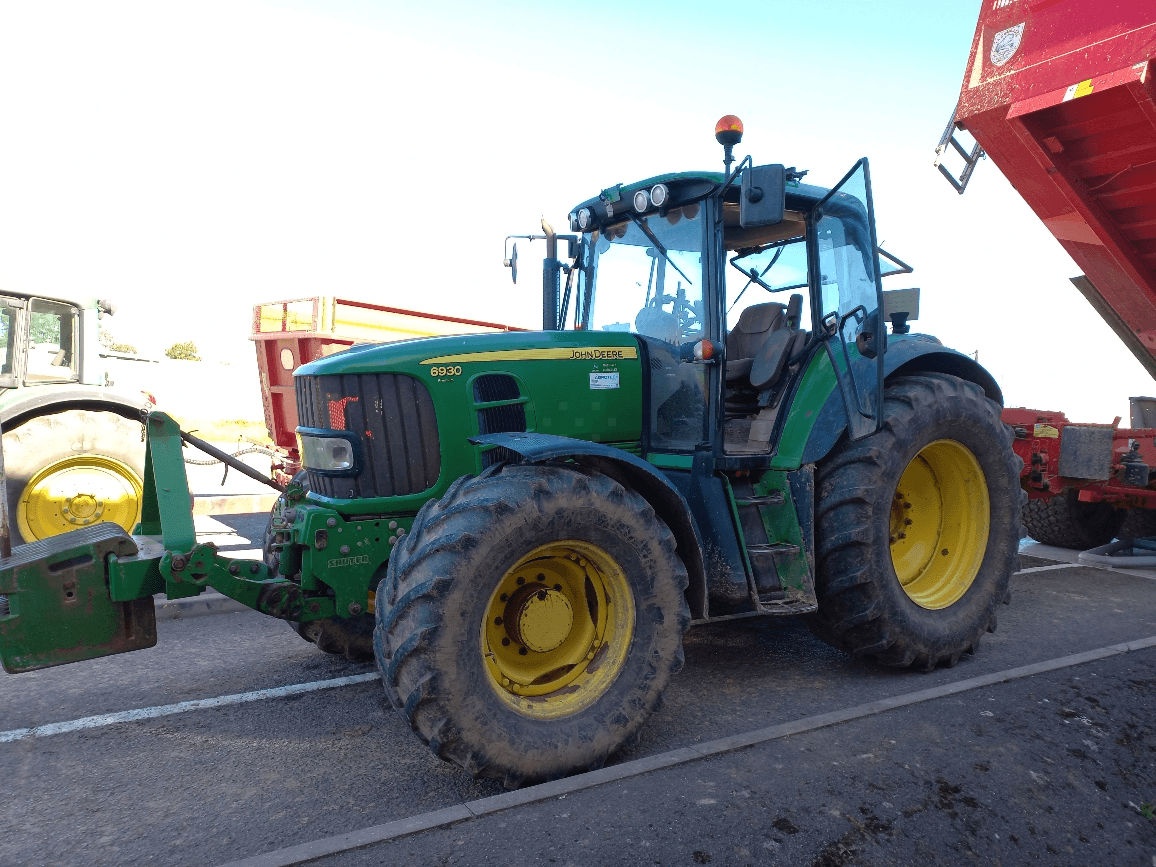 John Deere 6930