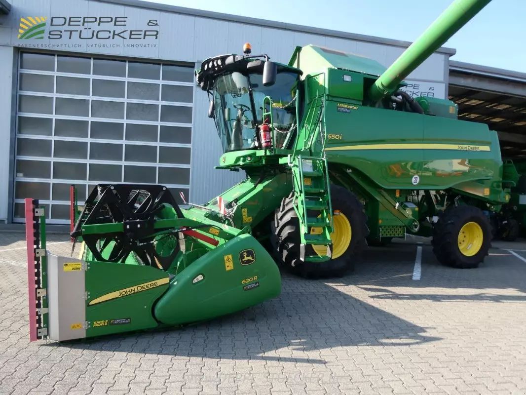 John Deere T 550 HM Combine harvester €262,000