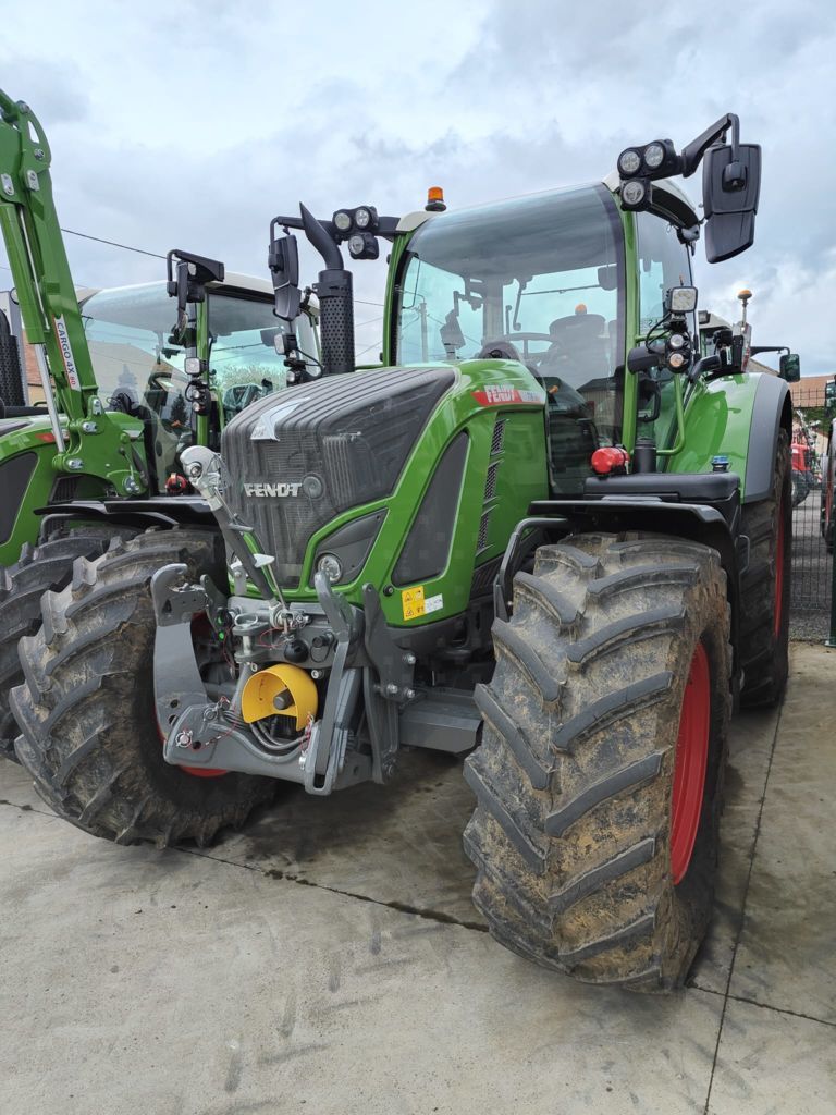 E-FARM: Fendt 716 Vario - Tractor - id AXU2ECR - Año: 2024 - Horas: 500,Potencia del motor: 160,Francia