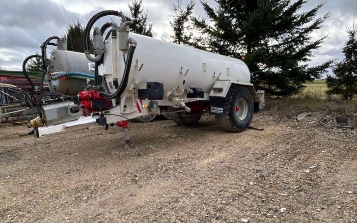 Pichon tci 11650 Self propelled liquid manure spreader €25,000