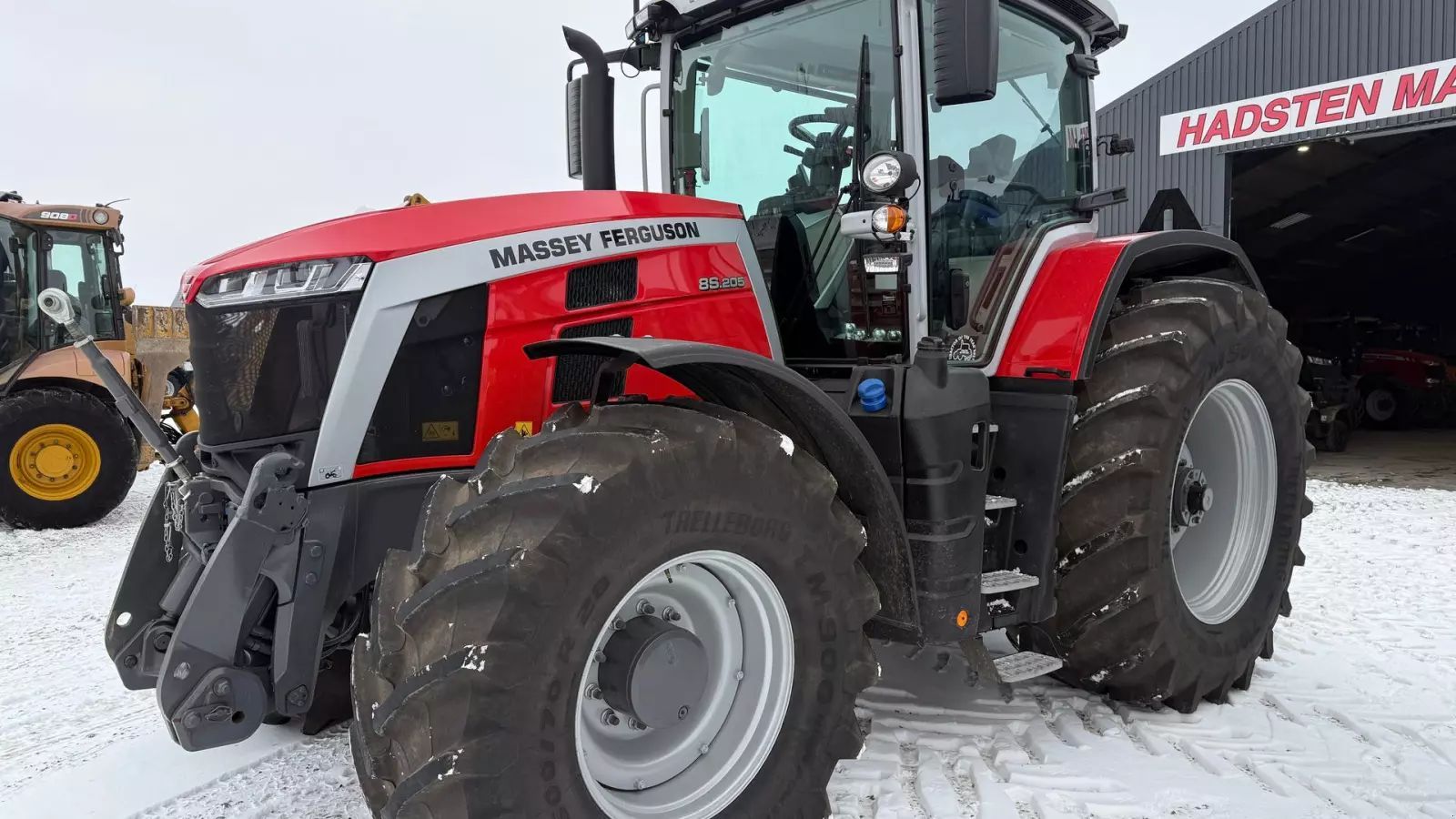 Massey Ferguson 8S.205 Tractor €172,905