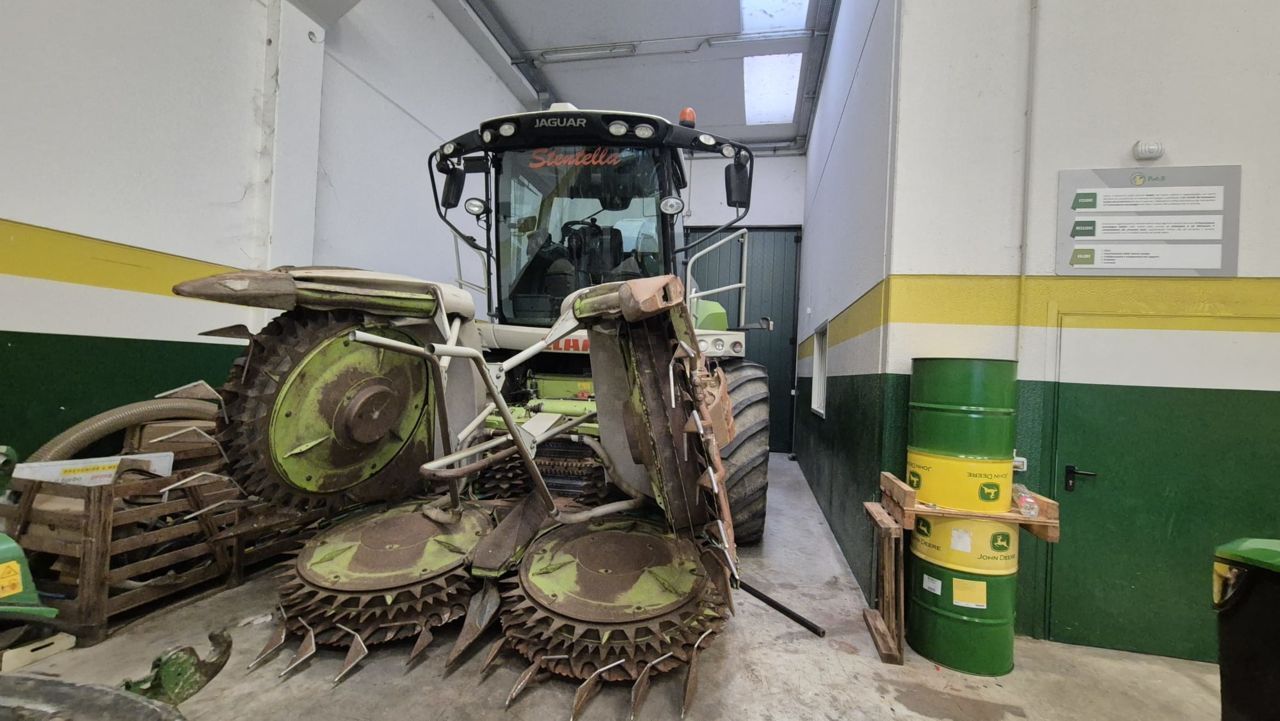 E-FARM: Claas Jaguar 940 - Ensileuse automotrice - id P7QV9LJ - Année: 2012 - Lecture du nombre d'heure: 4 500,Italie