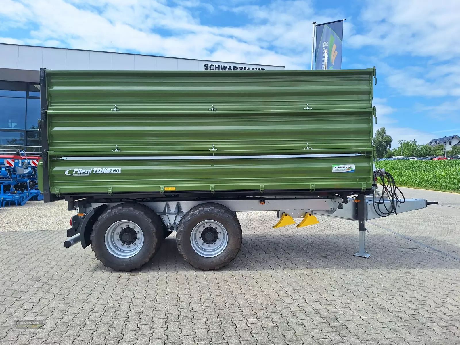 E-FARM: Fliegl tandem dreiseitenkipper tdk 160 s - Przyczepa - id DBJPDH9 - 28 492 € - Rok produkcji: 2024 - Austria