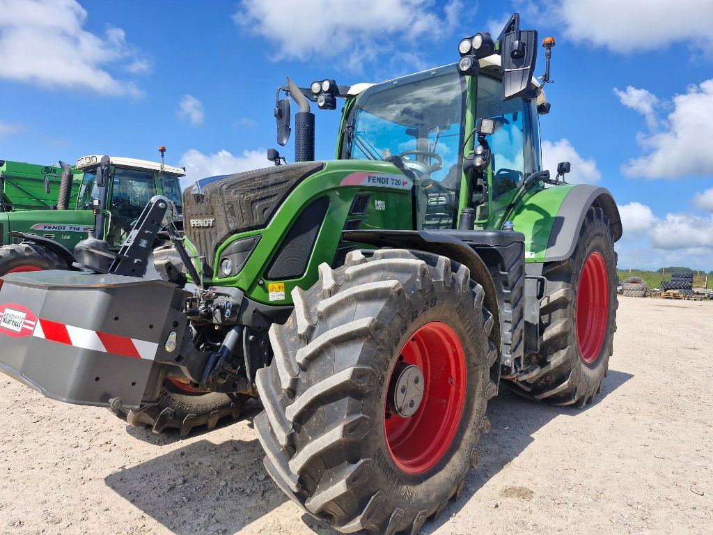 E-FARM: Fendt 720 Vario PowerPlus - Tractor - id KAYRJQX - 110.000 EUR - Anul: 2019 - Citeste ore: 4.500,Muterea motorului: 208,Franța