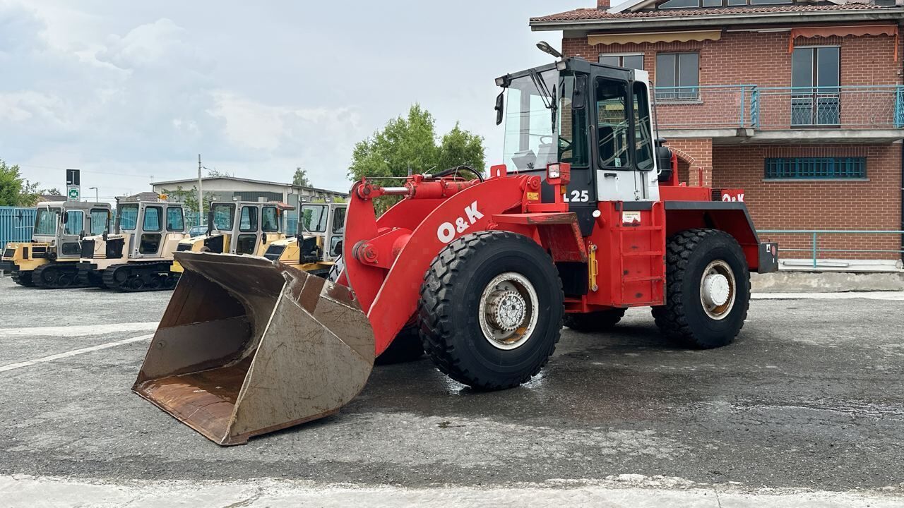 E-FARM: O&K l25b - Radlader - id JMC39LA - 25.000 € - Baujahr: 1996 - Abgelesene Motorstunden: 12.230,Italien