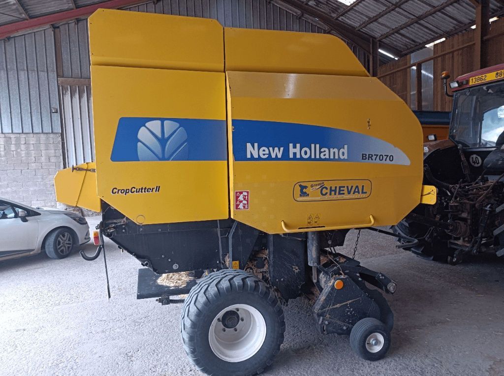 E-FARM: New Holland BR7070 Crop Cutter - Baler - id EIV6FTS - €18,500 - Year of construction: 2013 - Total number of bales produced: 16,182,France