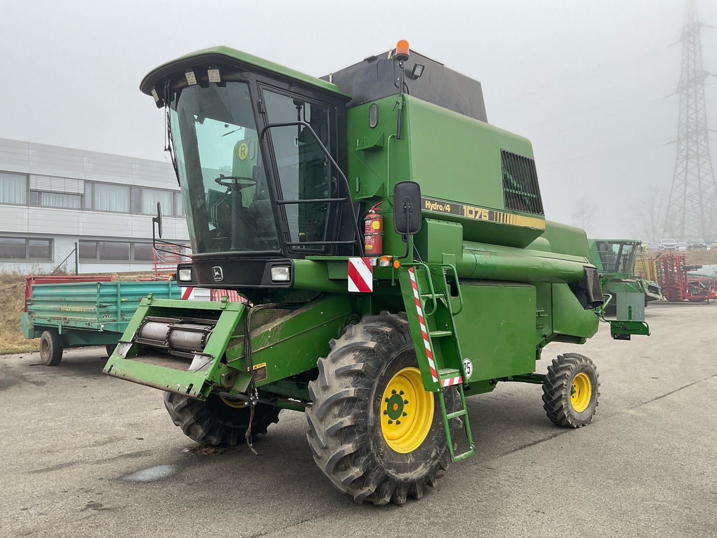 E-FARM: John Deere 1075 - Combine harvester - id XB66HI7 - €20,345 - Year of construction: 1986 - Engine hours: 1,Engine power (HP): 150,Austria