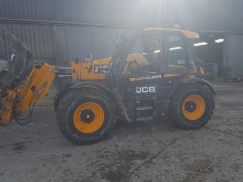E-FARM: JCB 54270agst4f - Chargeur télescopique  - id Y2PSR8Q - 62 000 € - Année: 2020 - Lecture du nombre d'heure: 5 120,France
