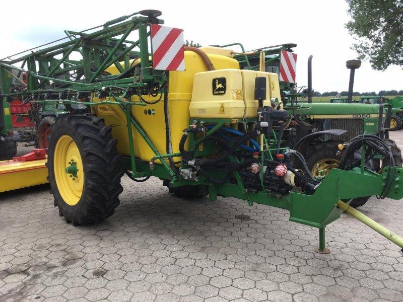 John Deere 638 # 3800l/27m sprayers €8,000