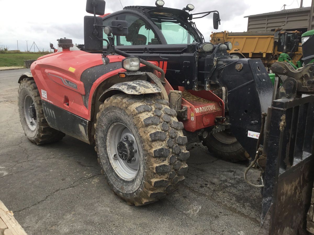 E-FARM: Manitou mllt 1041-145 ps+l - Chargeur télescopique  - id 8QJ1FWK - 95 000 € - Année: 2022 - Lecture du nombre d'heure: 2 500,France